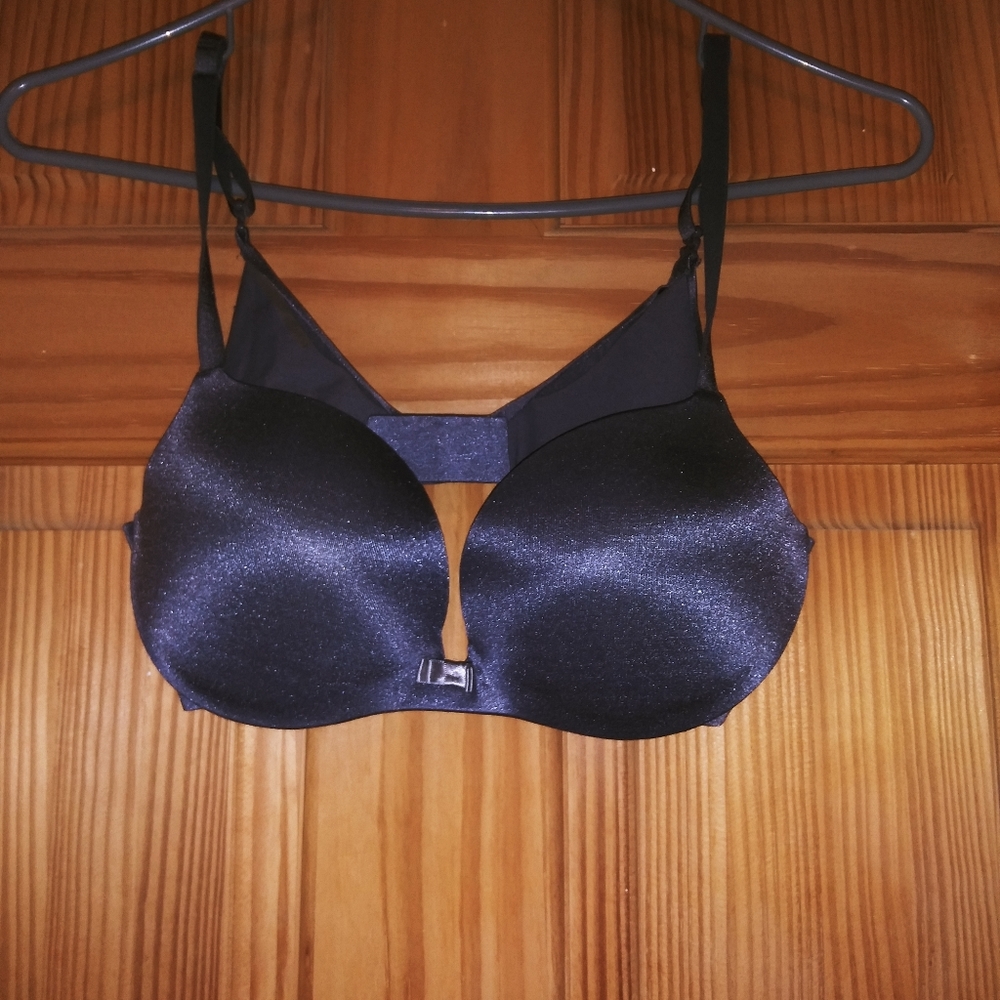 Bras - Picture 2 of 2